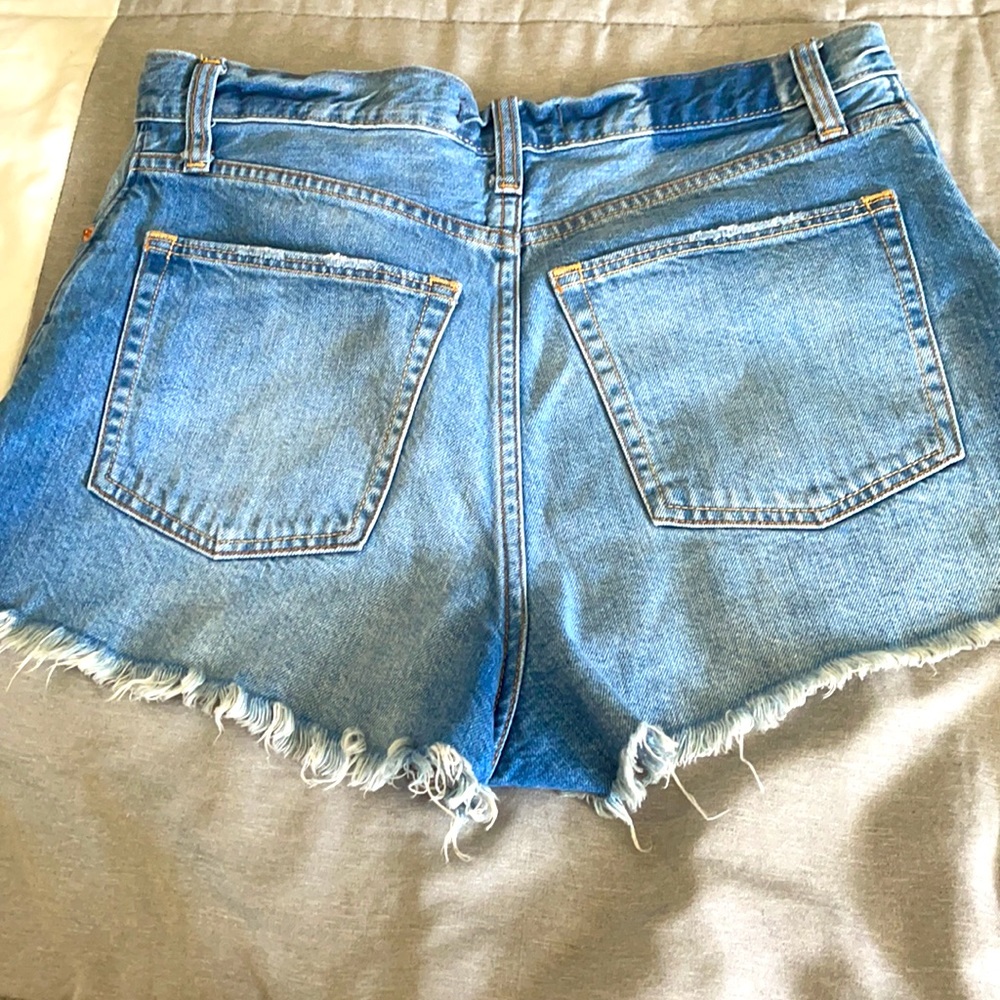 Shorts - Picture 3 of 3